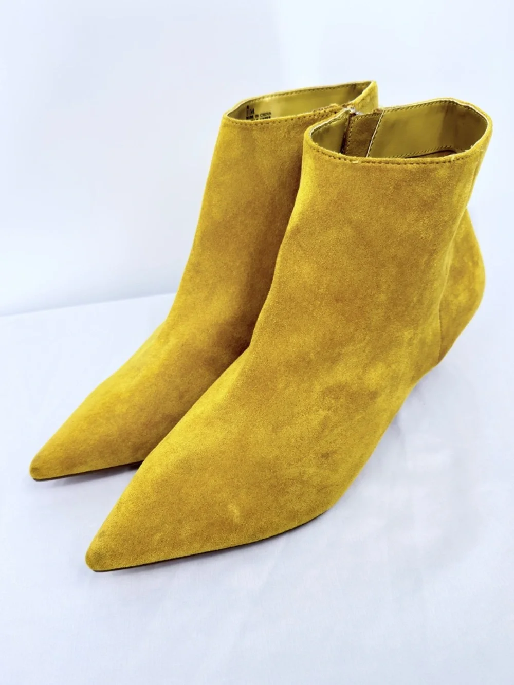 Charles by Charles David Mustard Yellow Suede Ankle Boots Kitten Heel Size 11